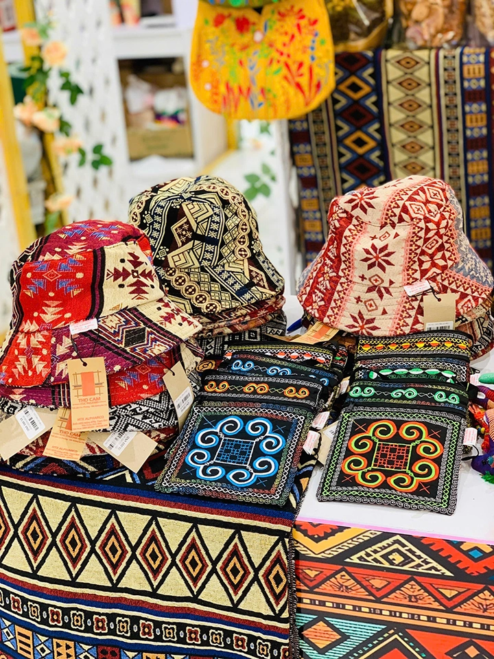 thổ cẩm